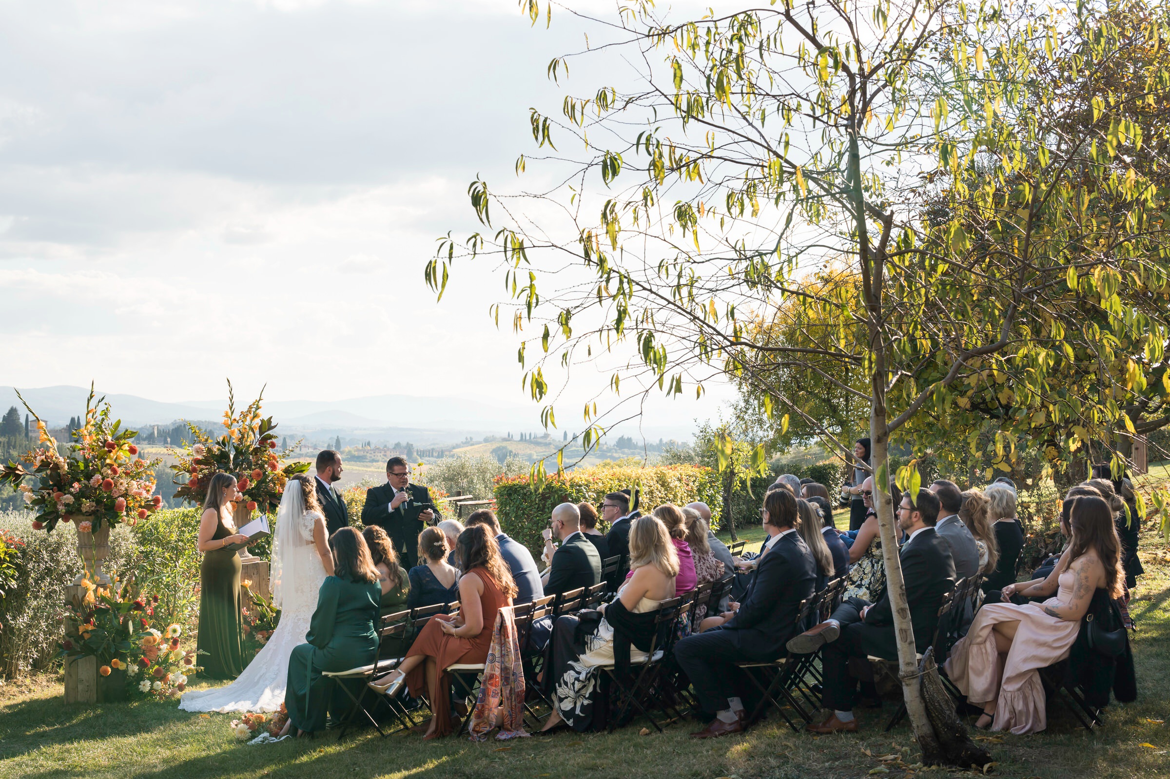 Dad speaks during Quercia al Poggio wedding